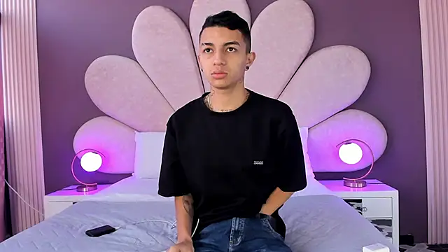 Snapshot of NickandAbby_ chatting on November 8, 2025, 11:47 am NickandAbby online show from November 8, 2025, 11:47 am