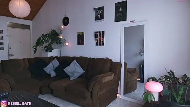 Nathaliakyte online show from November 25, 2025, 8:31 pm