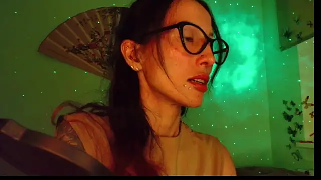 Snapshot of KiotoShine chatting on November 26, 2025, 6:08 pm KiotoShine online show from November 26, 2025, 6:08 pm