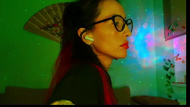 Snapshot of KiotoShine chatting on October 28, 2025, 7:24 pm KiotoShine online show from October 28, 2025, 7:24 pm