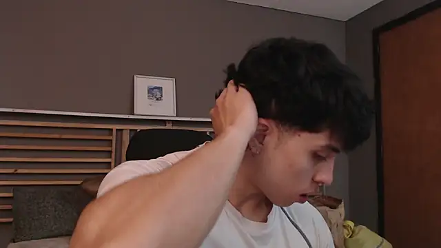 Snapshot of PaulEvens chatting on February 24, 2026, 1:12 pm PaulEvens online show from February 24, 2026, 1:12 pm