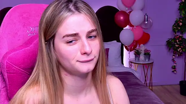 SweetyLicky online show from November 18, 2025, 4:21 pm