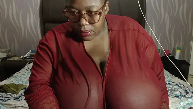 BoobsQueen46K online show from November 27, 2025, 7:47 pm