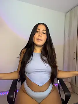 Snapshot of OriannaLuna chatting on October 21, 2025, 2:22 am OriannaLuna online show from October 21, 2025, 2:22 am