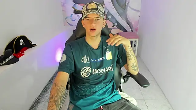 Fran Boy online show from November 8, 2025, 3:54 am