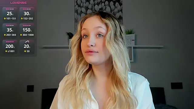 Julliakoill online show from December 2, 2025, 6:37 am