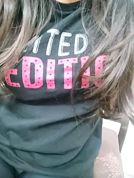 Snapshot of Kayna_Rawat chatting on December 2, 2025, 11:23 am Kayna Rawat online show from December 2, 2025, 11:23 am