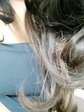 Snapshot of Kayna_Rawat chatting on November 7, 2025, 10:42 am Kayna Rawat online show from November 7, 2025, 10:42 am