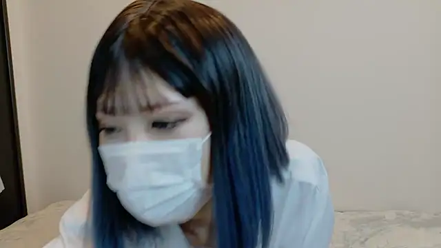 sarina at online show from April 15, 2026, 4:40 am