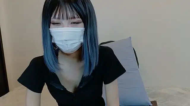 sarina at online show from March 19, 2026, 4:34 am