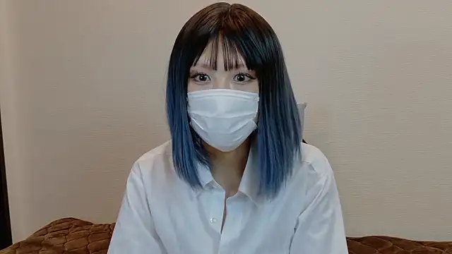 sarina at online show from November 25, 2025, 4:24 am