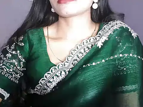 ROSE GOLDE online show from February 21, 2026, 5:26 pm