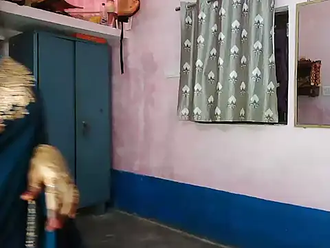 Snapshot of ROSE_GOLDE chatting on October 11, 2025, 2:18 pm ROSE GOLDE online show from October 11, 2025, 2:18 pm