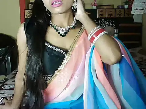 Snapshot of ROSE_GOLDE chatting on October 1, 2025, 3:05 pm ROSE GOLDE online show from October 1, 2025, 3:05 pm