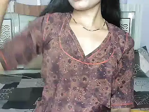Snapshot of ROSE_GOLDE chatting on May 11, 2026, 6:04 am ROSE GOLDE online show from May 11, 2026, 6:04 am