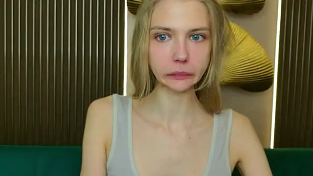 4example Chloe online show from March 14, 2026, 10:32 am