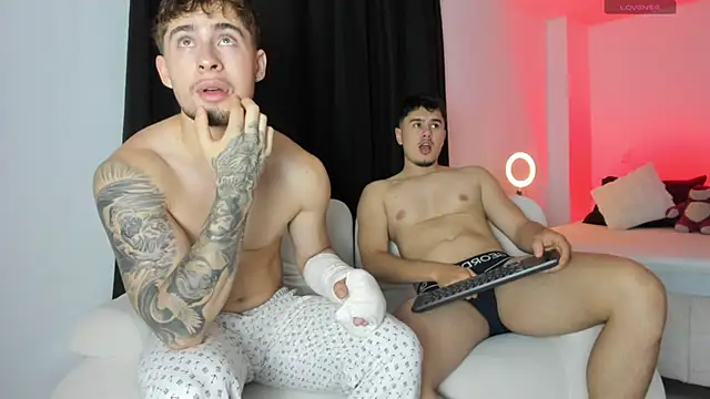 Snapshot of twinguys chatting on September 10, 2025, 1:43 pm twinguys online show from September 10, 2025, 1:43 pm