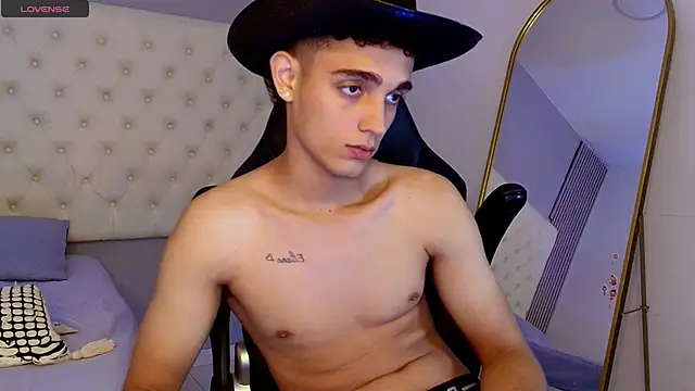 Snapshot of nathan_shimmer chatting on May 3, 2026, 11:04 am nathan shimmer online show from May 3, 2026, 11:04 am