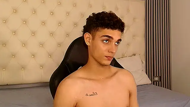 Snapshot of nathan_shimmer chatting on April 23, 2026, 4:52 am nathan shimmer online show from April 23, 2026, 4:52 am