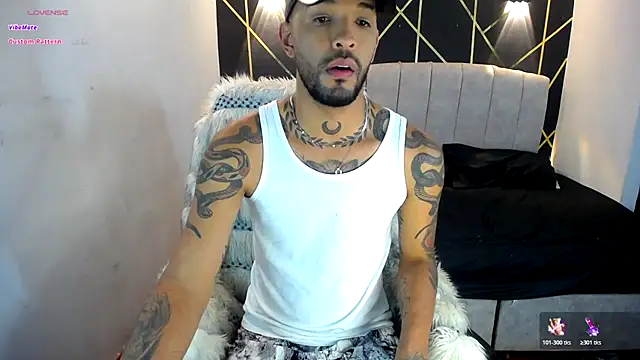 Snapshot of LickMyInk chatting on October 18, 2025, 3:30 am LickMyInk online show from October 18, 2025, 3:30 am