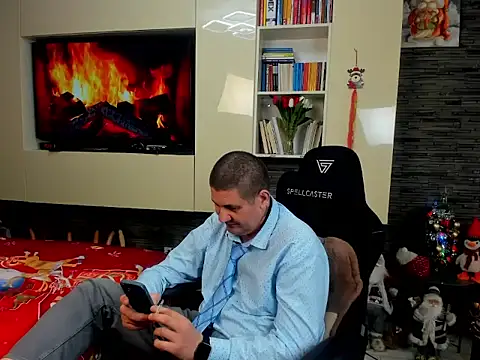 SpartacusDaddy48 online show from January 18, 2026, 10:57 pm