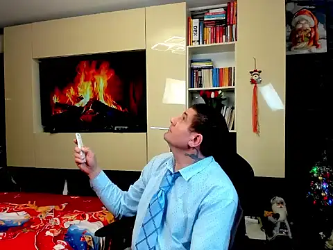 SpartacusDaddy48 online show from February 5, 2026, 2:13 pm