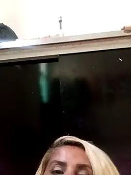 flavinhasensual online show from April 19, 2026, 6:43 pm