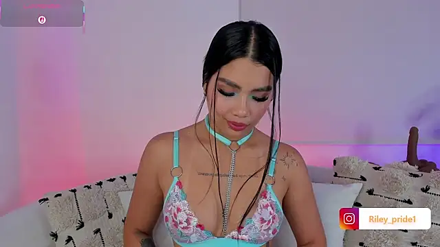 Cutie Riley online show from October 25, 2025, 2:50 pm