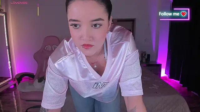 Snapshot of lunaarose chatting on May 7, 2026, 3:33 am lunaarose online show from May 7, 2026, 3:33 am