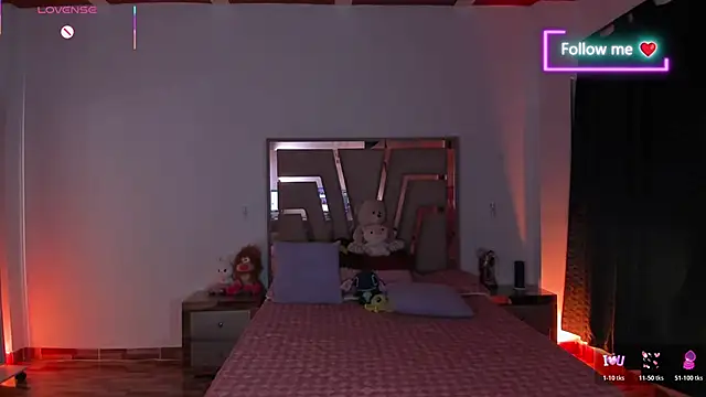 lunaarose online show from April 23, 2026, 4:52 am