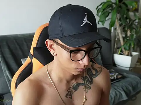 Snapshot of Vbenz28 chatting on January 11, 2026, 3:30 pm Vbenz28 online show from January 11, 2026, 3:30 pm