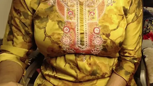 campornlive71 online show from February 11, 2026, 3:23 pm