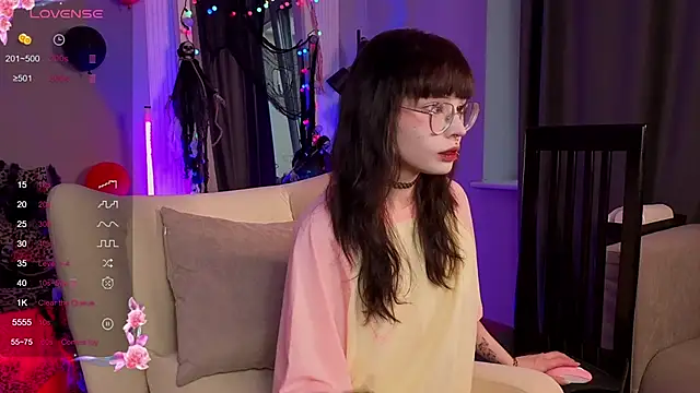 Misa Perfect online show from November 7, 2025, 11:37 am