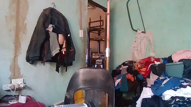 Snapshot of Nicky52 chatting on December 22, 2025, 8:47 am Nicky52 online show from December 22, 2025, 8:47 am