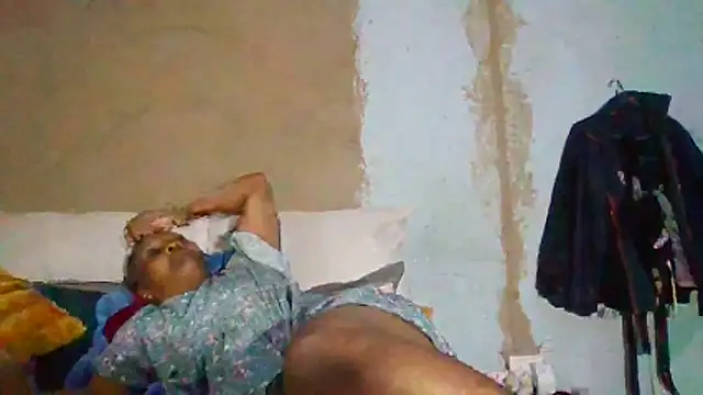 Snapshot of Nicky52 chatting on February 18, 2026, 4:25 pm Nicky52 online show from February 18, 2026, 4:25 pm