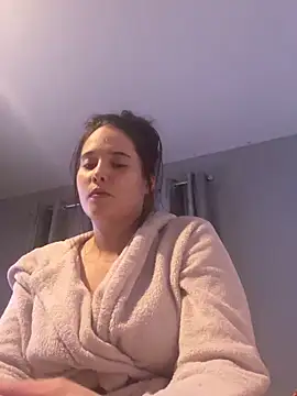 LollyLove  online show from February 5, 2026, 10:05 pm