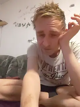 Snapshot of DaveLindau chatting on November 8, 2025, 5:16 pm DaveLindau online show from November 8, 2025, 5:16 pm