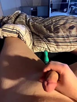 Snapshot of YoungDick004 chatting on October 30, 2025, 10:13 am YoungDick004 online show from October 30, 2025, 10:13 am