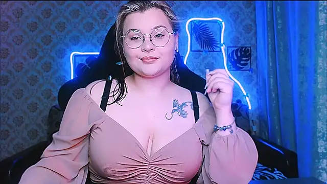 InLoveWithLife26 online show from April 22, 2026, 6:58 pm