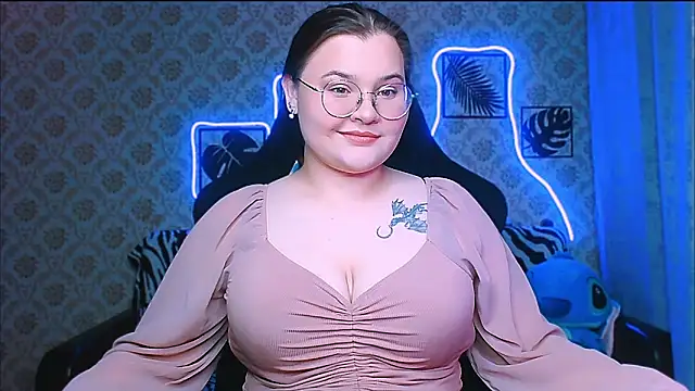 Snapshot of InLoveWithLife26 chatting on November 4, 2025, 8:23 pm InLoveWithLife26 online show from November 4, 2025, 8:23 pm