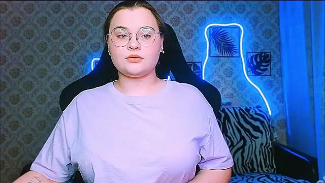 Snapshot of InLoveWithLife26 chatting on December 15, 2025, 8:14 pm InLoveWithLife26 online show from December 15, 2025, 8:14 pm