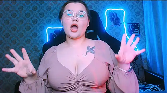 InLoveWithLife26 online show from February 21, 2026, 7:05 pm