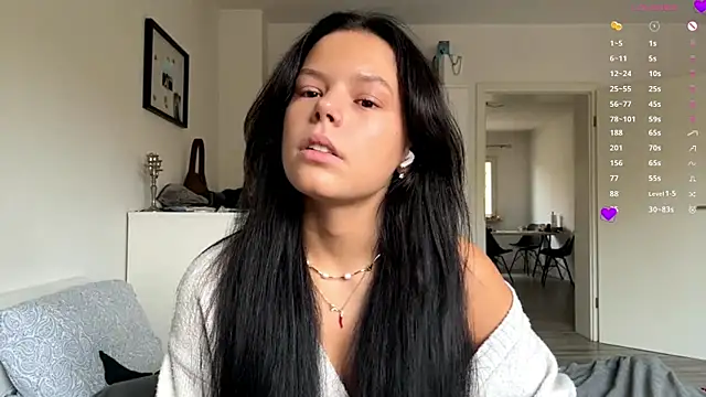 Snapshot of MaydaCornwall chatting on November 7, 2025, 8:08 am MaydaCornwall online show from November 7, 2025, 8:08 am