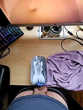 flirt 23 online show from November 24, 2025, 10:04 am