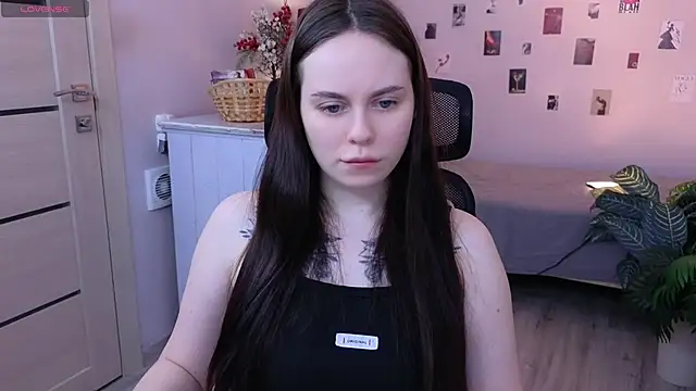 Alice Moondark online show from March 18, 2026, 5:32 am