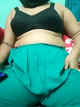 Snapshot of Maria_Mahi chatting on July 18, 2026, 5:21 pm Maria Mahi online show from July 18, 2026, 5:21 pm