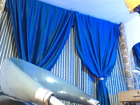 ElCaballeroNegro24 online show from November 7, 2025, 1:32 am