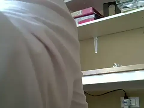 ITALIANASISIXX online show from November 13, 2025, 9:24 am