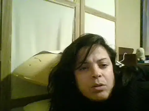 ITALIANASISIXX online show from November 14, 2025, 4:10 pm