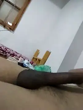 Snapshot of rayane7xx chatting on December 2, 2025, 12:18 pm rayane7xx online show from December 2, 2025, 12:18 pm